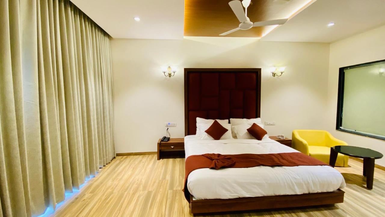 Vasad Krishna Riverside Resort מראה חיצוני תמונה