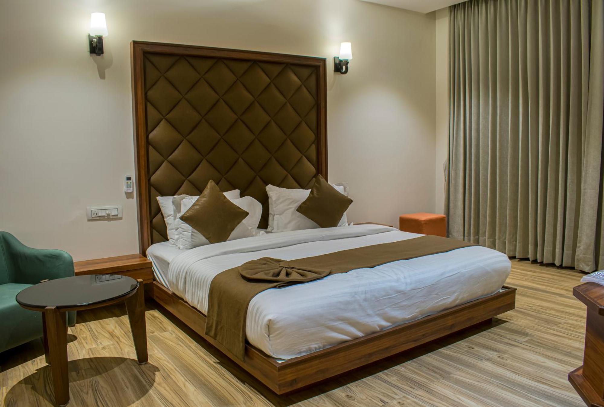 Vasad Krishna Riverside Resort מראה חיצוני תמונה