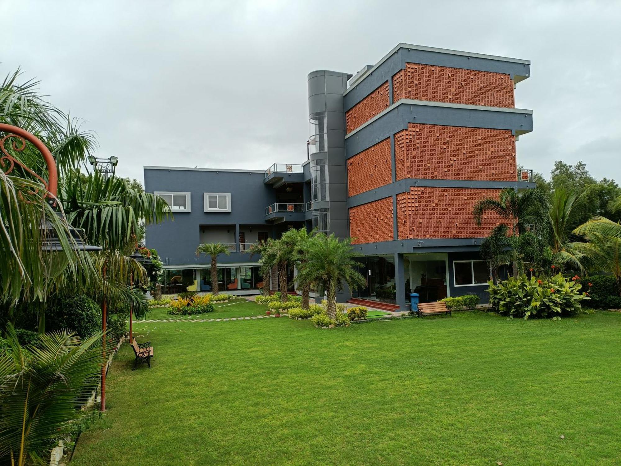 Vasad Krishna Riverside Resort מראה חיצוני תמונה